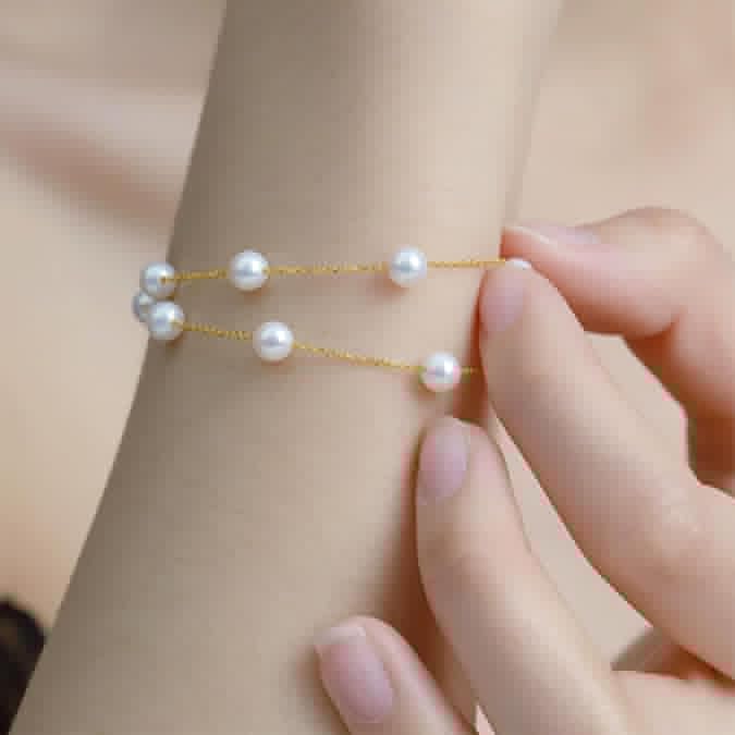 Gold Pearl Bracelet for Women Stainless Steel Layered Beaded Bracelet Adjustable Pearl Jewelry Gift