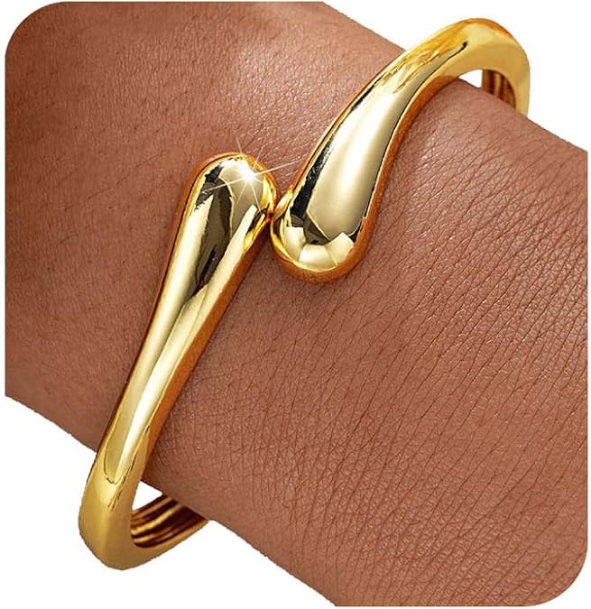 Twist Gold Bangle Bracelet