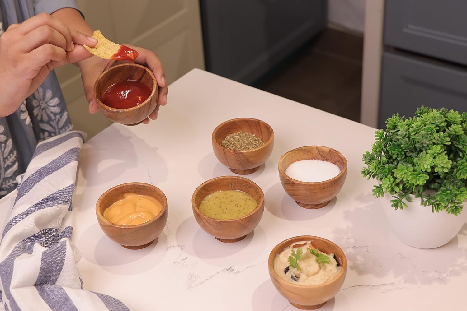 Set of 6 Acacia Wood Small Bowls – 4 fl oz Hand-Carved Dipping Bowls for Sauce, Salsa, Spices & Prep, 3.2 x 2 Inches