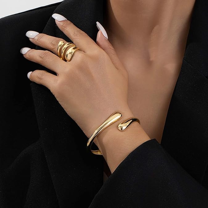 Twist Gold Bangle Bracelet